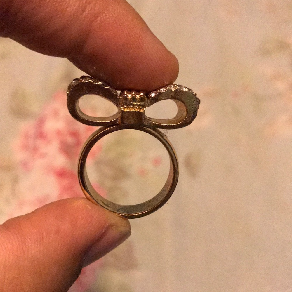 💍Gold & Rhinestone Ring🤩 - Picture 3 of 3